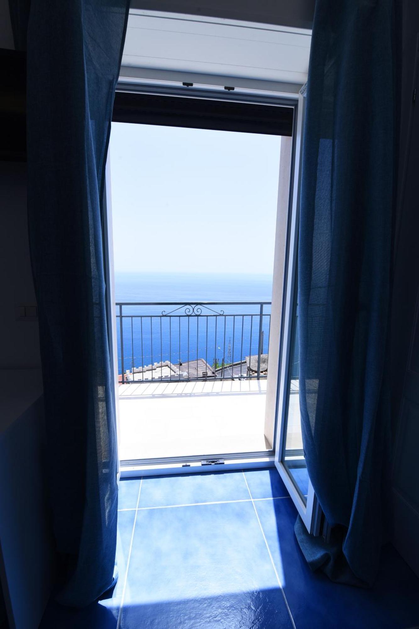 B&B Blue View Фуроре Экстерьер фото